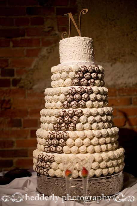 mocha-swirled-wedding-cake-ball-cake